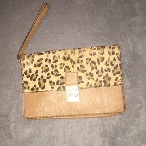 COPY - 5️⃣FOR2️⃣5️⃣DEAL🖤LARGE CLUTCH CHEETAH